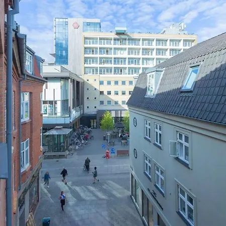 Apartamento 106 M2 - 50 Meter Fra Salling! Aalborgs Lejlighed *